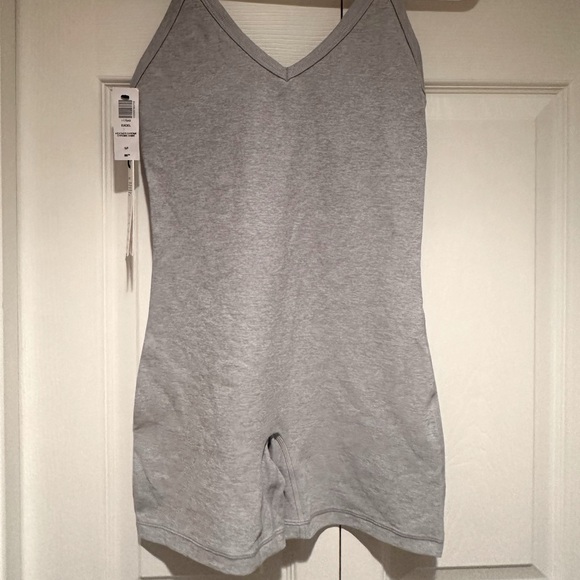 Aritzia | TNA Golden | Romper / Bodysuit | Exel | Heather Chrome | Small | BNWT - Picture 1 of 9
